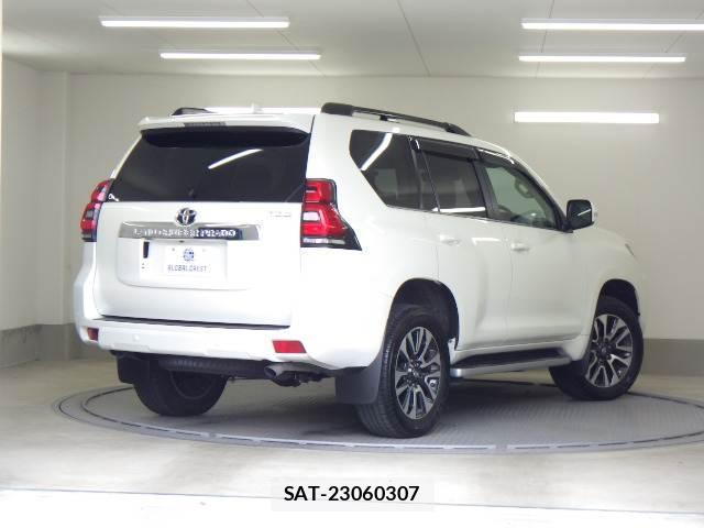 Toyota LAND CRUISER PRADO 2023-11 7810878-1