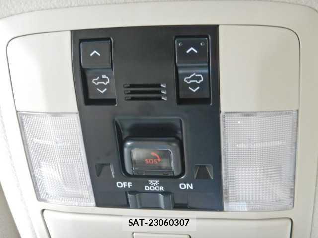 Toyota LAND CRUISER PRADO 2023-11 7810878-10