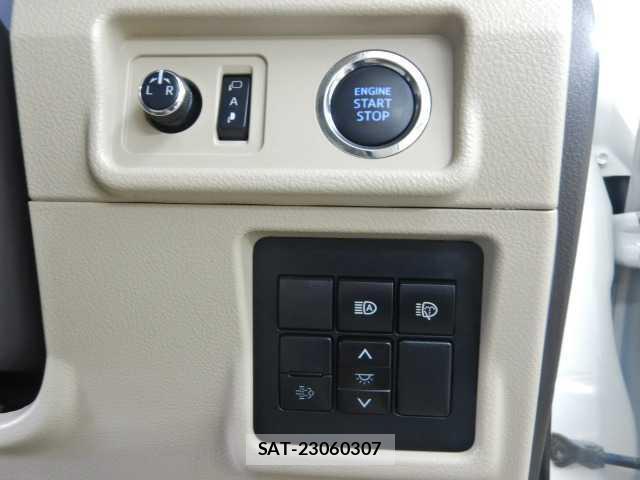 Toyota LAND CRUISER PRADO 2023-11 7810878-12