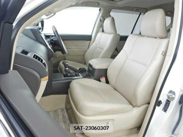 Toyota LAND CRUISER PRADO 2023-11 7810878-16