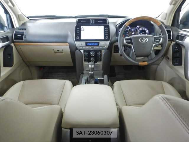 Toyota LAND CRUISER PRADO 2023-11 7810878-2