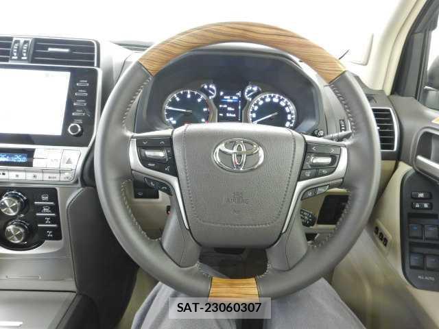 Toyota LAND CRUISER PRADO 2023-11 7810878-7