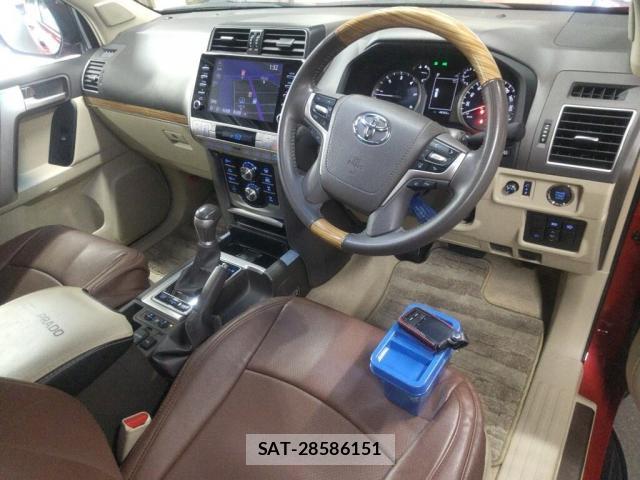 Toyota LAND CRUISER PRADO 2023-03 7811111-2