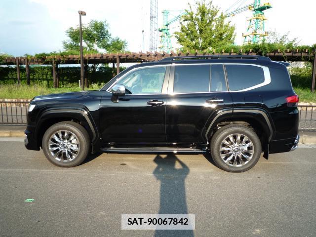 Toyota LAND CRUISER 2025-05 7794805-2