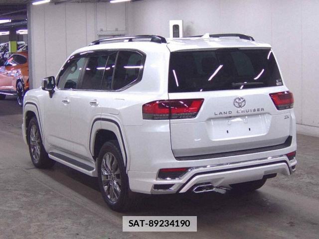 Toyota LAND CRUISER 2024-06 7795070-1