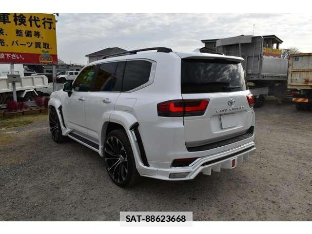 Toyota LAND CRUISER 2023-06 7796525-1