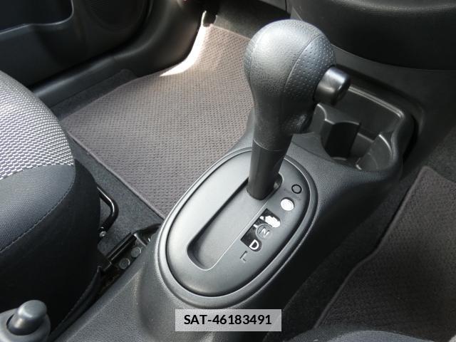 Nissan LATIO 2017-03 7800270-12