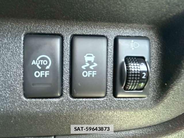Nissan LATIO 2015-06 7805388-6