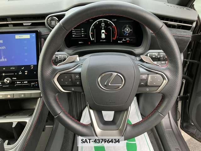 Lexus LBX 2024-12 7793675-1