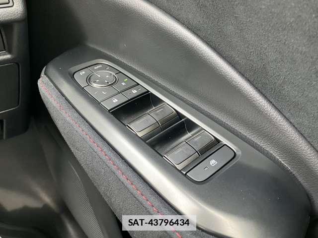 Lexus LBX 2024-12 7793675-10