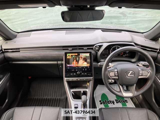 Lexus LBX 2024-12 7793675-2