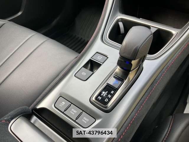 Lexus LBX 2024-12 7793675-9