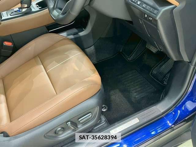 Lexus LBX 2024-08 7795714-15