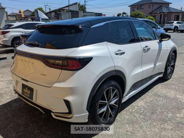 Lexus LBX 2024-02 7798701-1