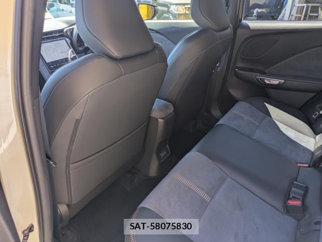 Lexus LBX 2024-02 7798701-18