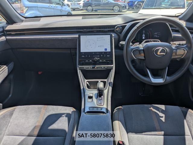 Lexus LBX 2024-02 7798701-2