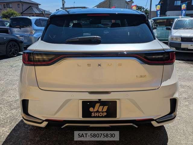 Lexus LBX 2024-02 7798701-6