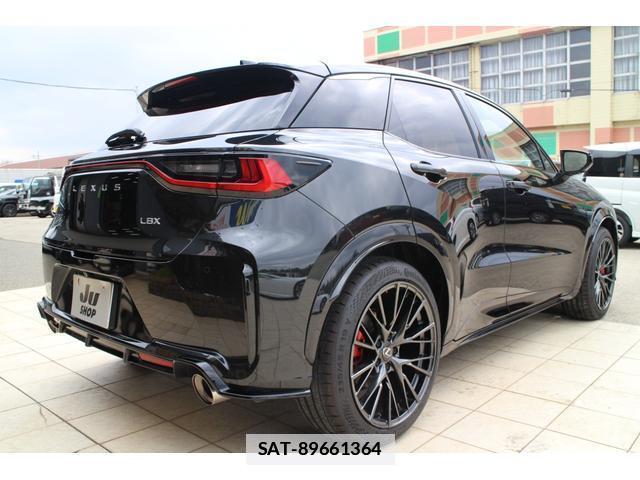 Lexus LBX 2025-04 7810677-16