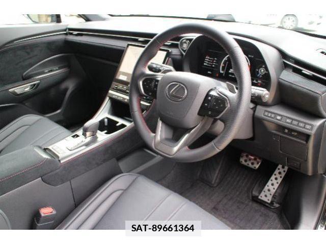Lexus LBX 2025-04 7810677-2