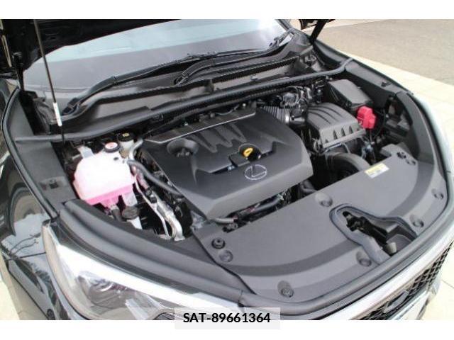 Lexus LBX 2025-04 7810677-7