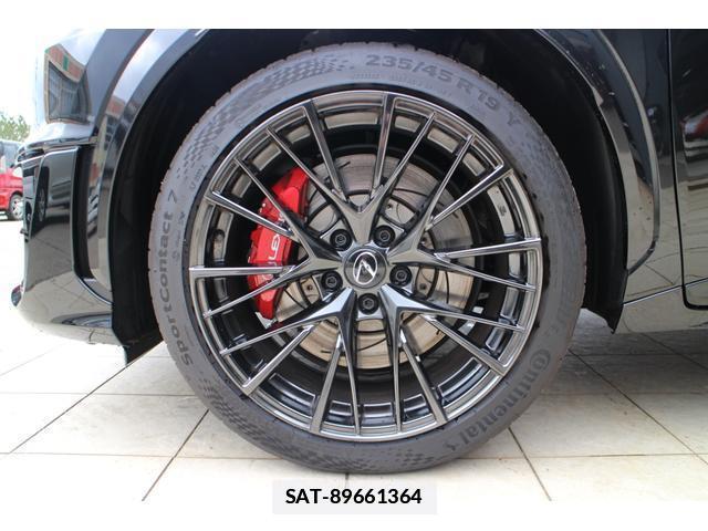 Lexus LBX 2025-04 7810677-8