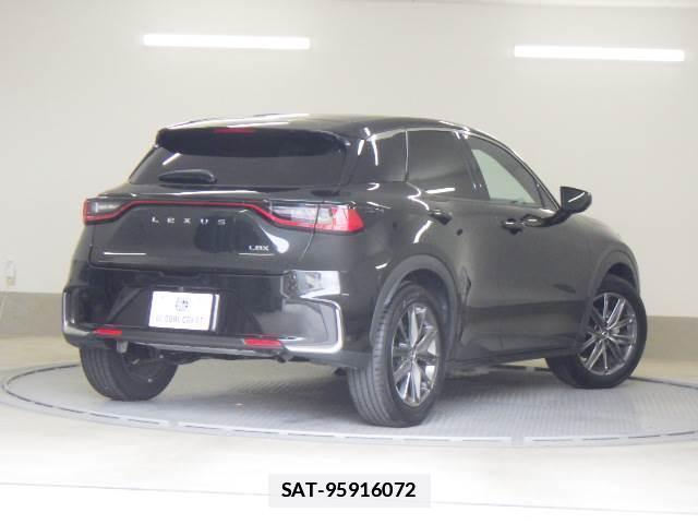 Lexus LBX 2024-09 7810885-1