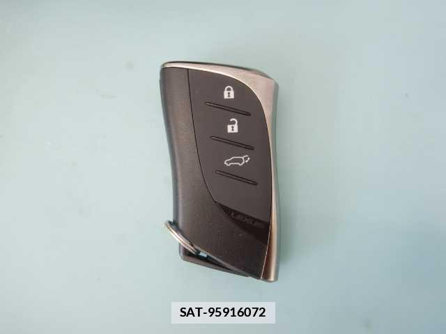 Lexus LBX 2024-09 7810885-19