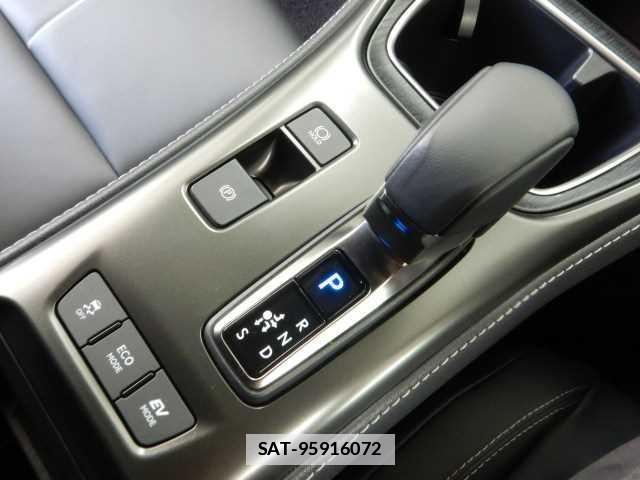 Lexus LBX 2024-09 7810885-8