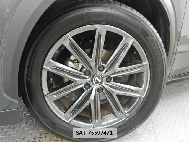 Lexus LBX 2024-12 7810905-15