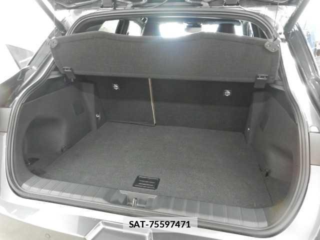 Lexus LBX 2024-12 7810905-18