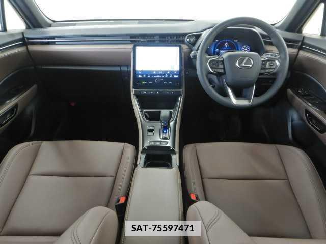 Lexus LBX 2024-12 7810905-2