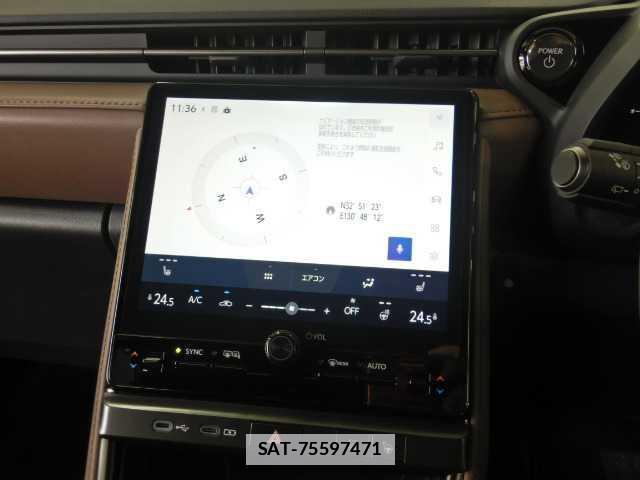 Lexus LBX 2024-12 7810905-6