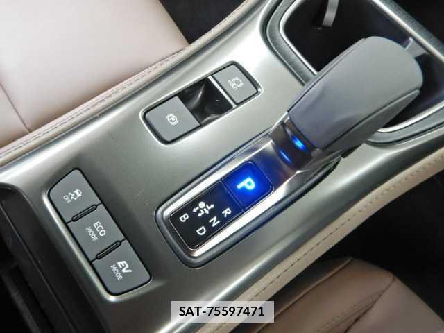 Lexus LBX 2024-12 7810905-8