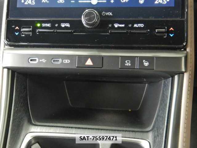Lexus LBX 2024-12 7810905-9