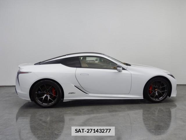 Lexus LC 2017-09 7800885-3