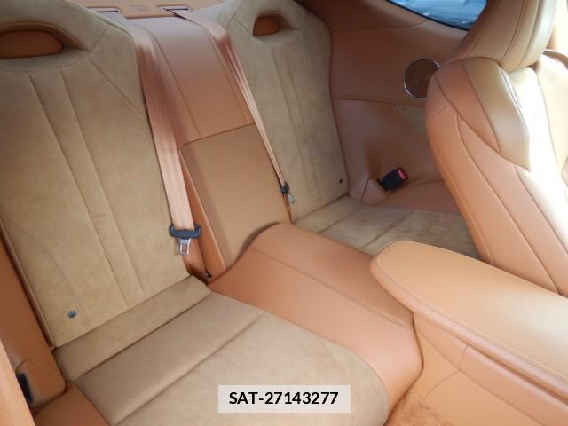 Lexus LC 2017-09 7800885-6