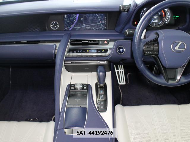 Lexus LC 2018-04 7802552-1