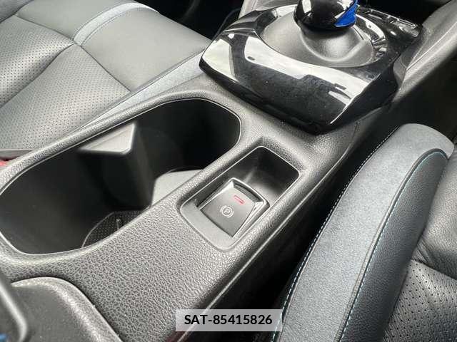 Nissan LEAF 2018-02 7793738-5