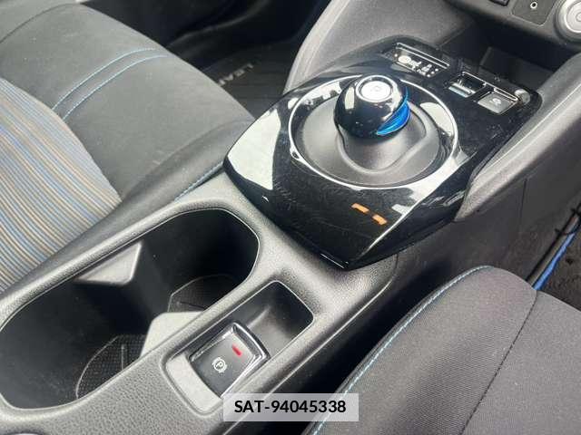 Nissan LEAF 2017-11 7793760-3