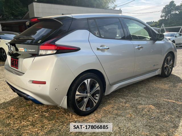 Nissan LEAF 2018-01 7800088-5