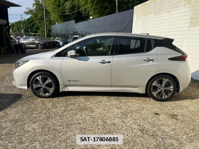 Nissan LEAF 2018-01 7800088-8