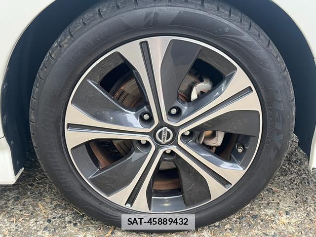 Nissan LEAF 2019-05 7800103-16