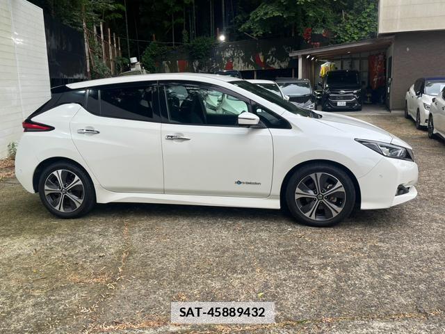 Nissan LEAF 2019-05 7800103-4