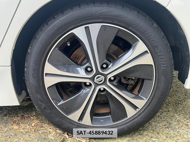 Nissan LEAF 2019-05 7800103-8