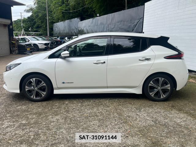 Nissan LEAF 2018-02 7800104-7