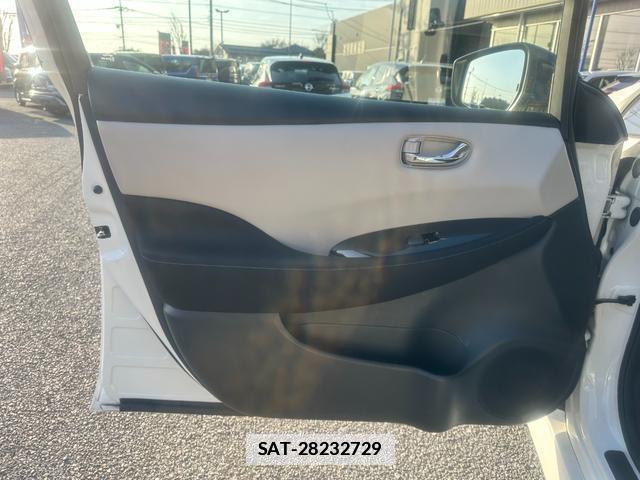 Nissan LEAF 2020-02 7803479-5