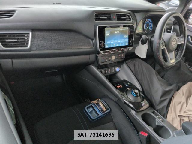 Nissan LEAF 2021-10 7805743-2