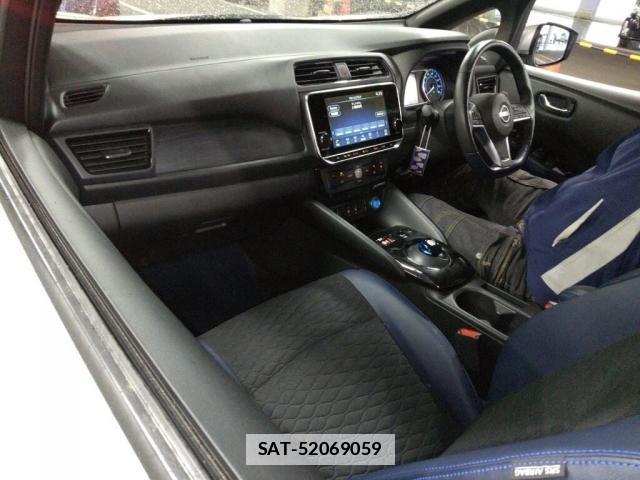 Nissan LEAF 2022-01 7810470-2