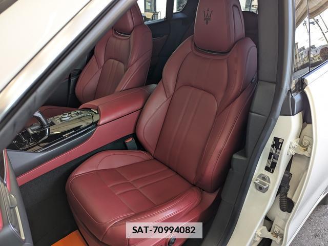 Maserati LEVANTE 2019-09 7795299-12