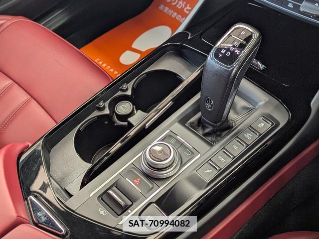 Maserati LEVANTE 2019-09 7795299-8